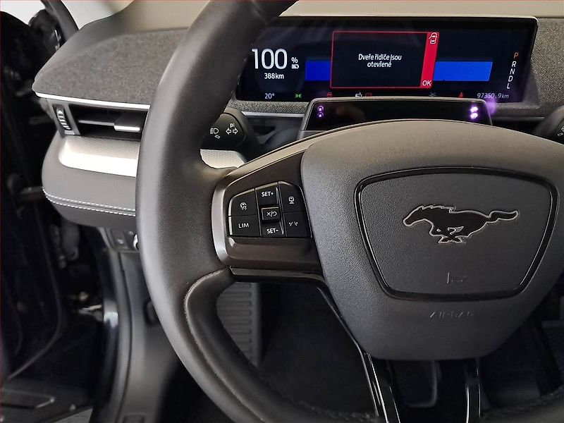 Ford Mustang Mach-E (2021) Standard Range AWD, SoH 94% - fotka 23 z 31