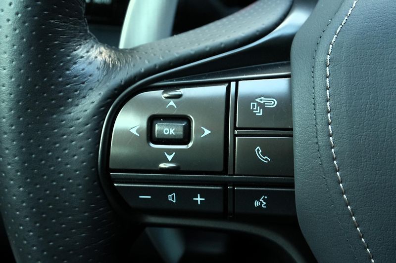 Lexus LC 500h 3.5L V6, Kamera, HUD,Ventilace - fotka 12 z 31