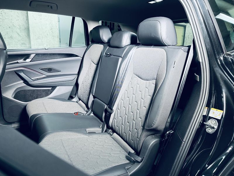 Volkswagen Tayron (2025) 2.0*TDi*4M*ZÁRUKA*¨7M*IQ-Light - fotka 35 z 41