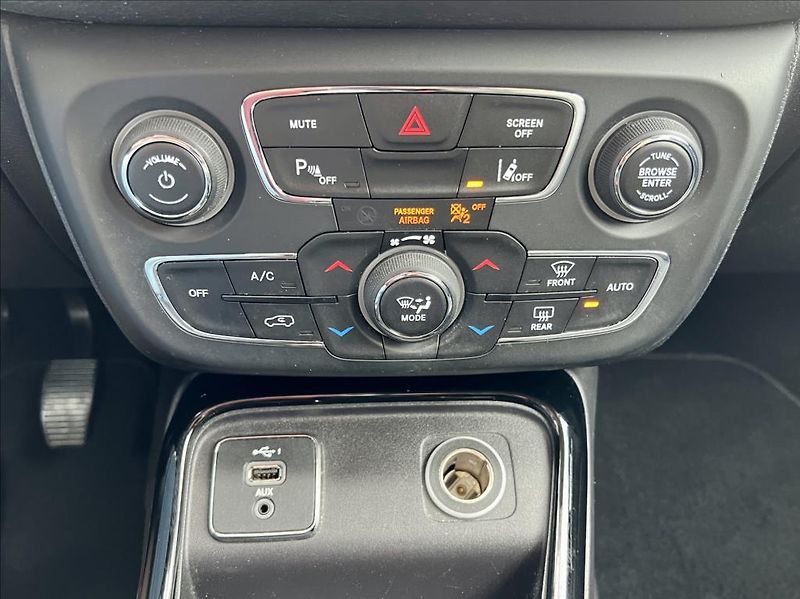 Jeep Compass 1,4 m-Air LIMITED my19 - fotka 34 z 45
