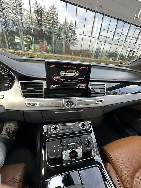 Audi A8 (2014) Long - fotka 29 z 31