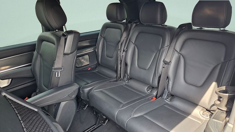 Mercedes-Benz Třídy V 300d/L EXCLUSIVE 4MATIC - fotka 21 z 27