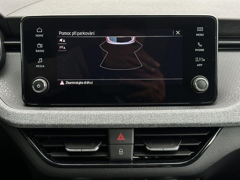 Škoda Kamiq 1.0TSi 116PS Selection 2Z.Clim - fotka 28 z 39