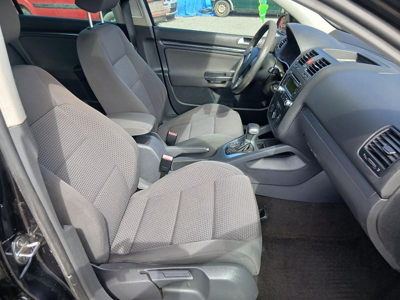 Volkswagen Golf 1.6i, GT Look, automat - fotka 25 z 31