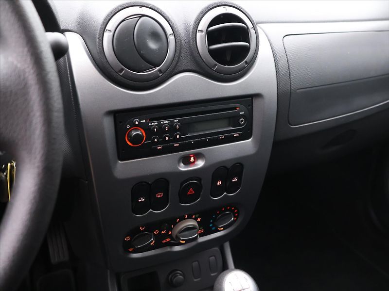Dacia Duster 1,6 SCe 77kW Access Klima CZ - fotka 19 z 30