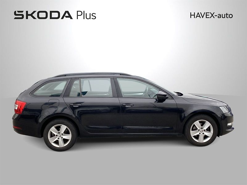 Škoda Octavia (2017) Combi 2.0 TDI DSG Ambition+ - fotka 32 z 34