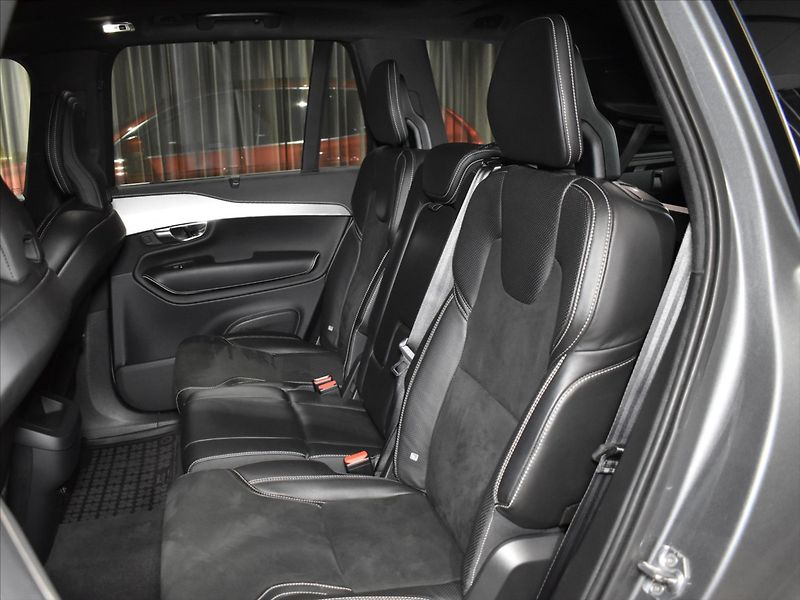 Volvo XC90 2,0 T6 AWD R-design Vzduch - fotka 9 z 26