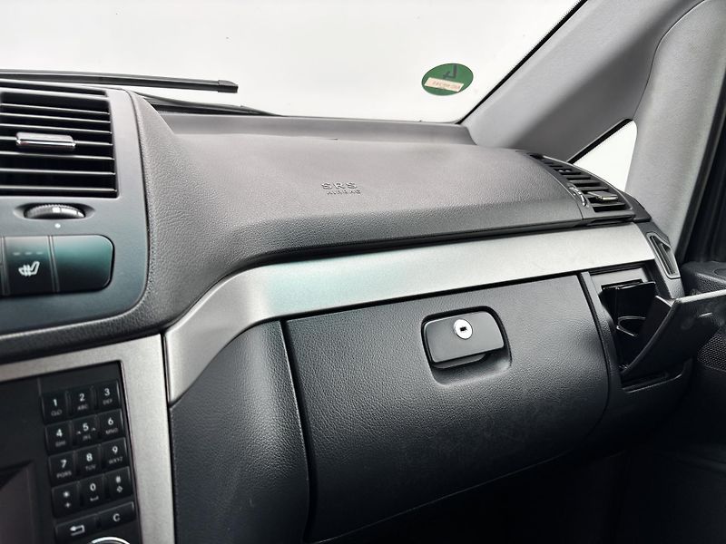Mercedes-Benz Viano (2011) 3.0CDI V6 165KW Alu kola - fotka 24 z 27