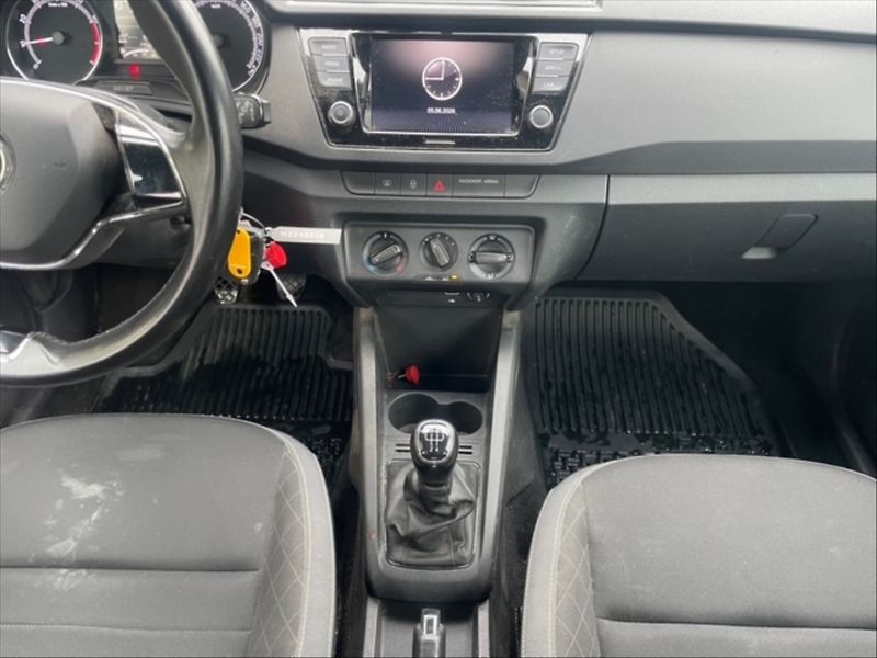 Škoda Fabia 1,0 TSI 70 Ambition - fotka 10 z 11