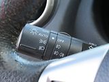 Nissan Qashqai (2009) 2.0i, AC, tempo - náhled 12