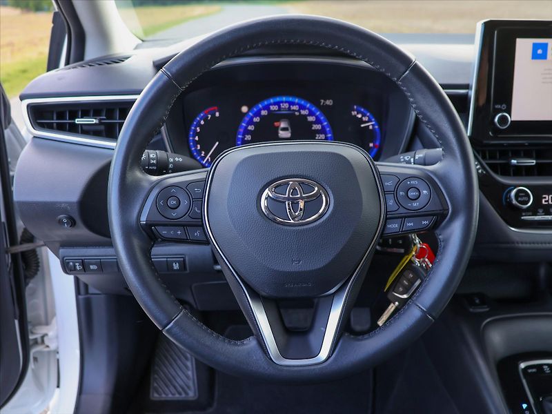 Toyota Corolla 1,5 VTi Aut. DPH CZ Comfort - fotka 15 z 30