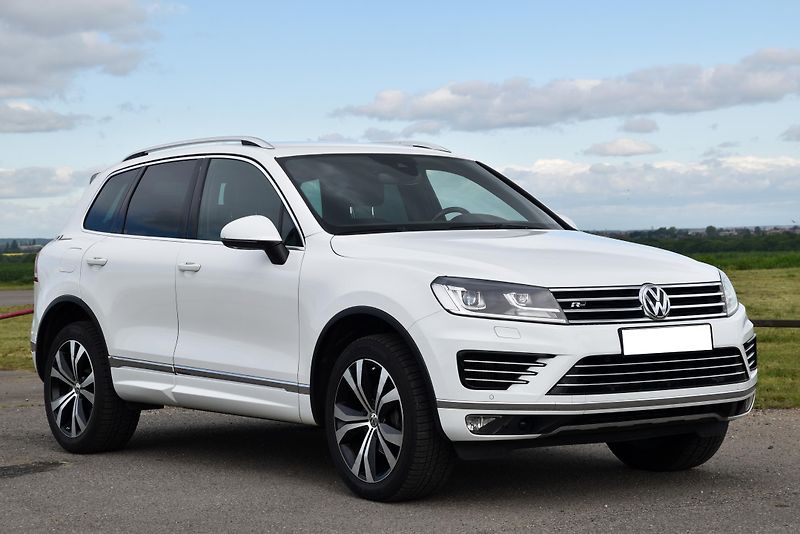 Volkswagen Touareg 3.0 TDi V6 DSG 4M,R-LINE,FACE - fotka 6 z 50