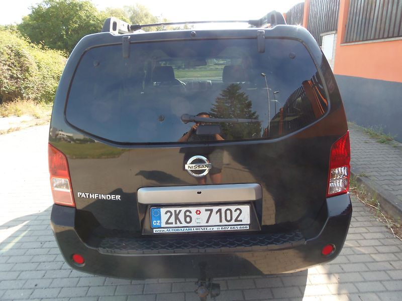 Nissan Pathfinder (2009) 2.5 DCi 4x4 redukce man. tažné - fotka 7 z 29