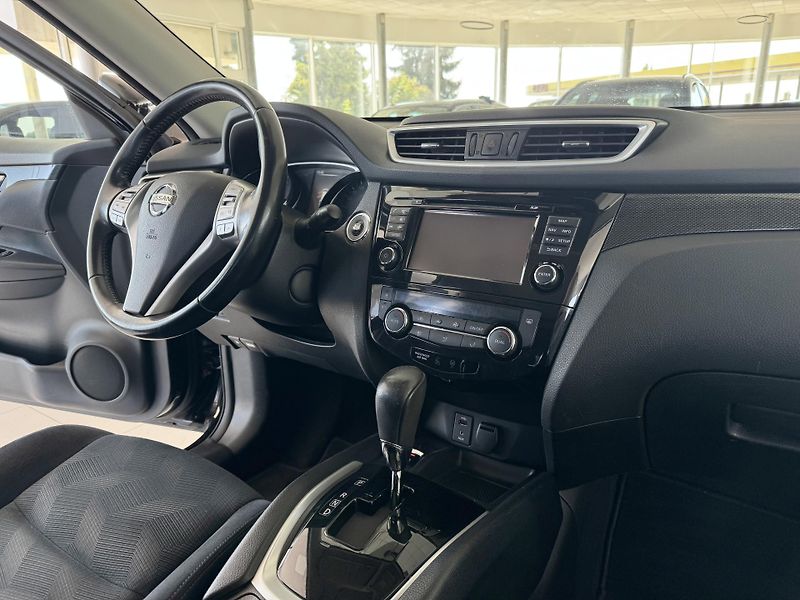 Nissan X-Trail 1,6dCi 96kW*AUT*360kam*Panoram - fotka 14 z 35