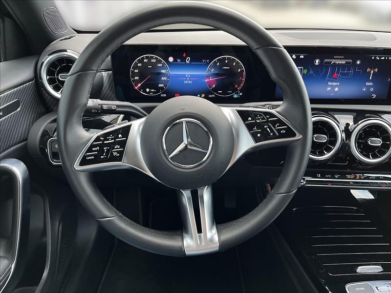 Mercedes-Benz Třídy A 180 Progressive Line - fotka 10 z 21