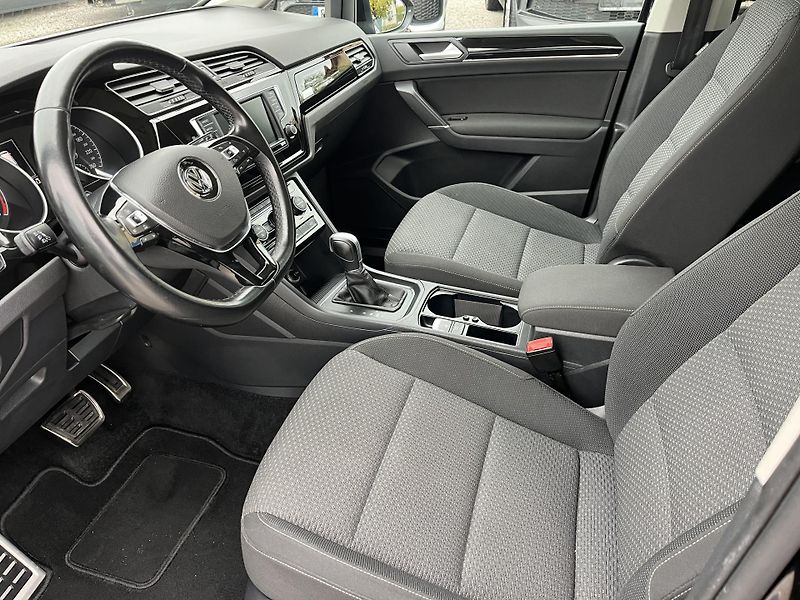 Volkswagen Touran (2016) 2.0 TDI 110 KW DSG  - fotka 10 z 19