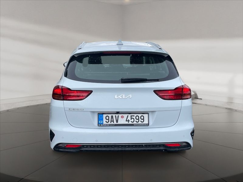 Kia Ceed 1,5 T-GDI Spin AT - fotka 5 z 11