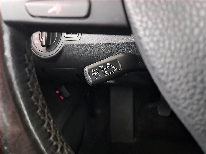 Volkswagen Passat (2010) 1.6 TDI, Serv.kniha, nová STK - fotka 18 z 18