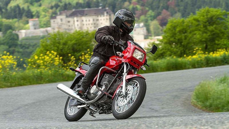 Jawa 350 Retro.