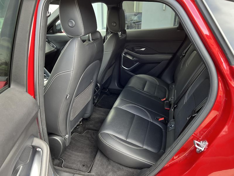 Jaguar E-Pace 2.0 D165 AWD R-DYNAMIC ZÁRUKA - fotka 8 z 22