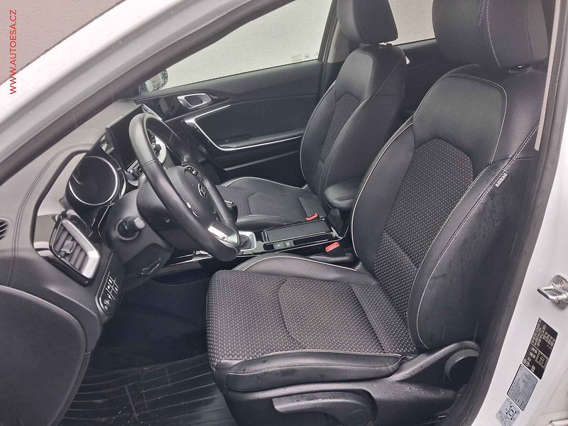 Kia XCeed (2020) 1.6 CRDi, ČR, TZ, LED, navi - fotka 9 z 20