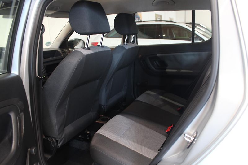 Škoda Fabia (2008) 1.2 44kW Klimatizace - fotka 18 z 29
