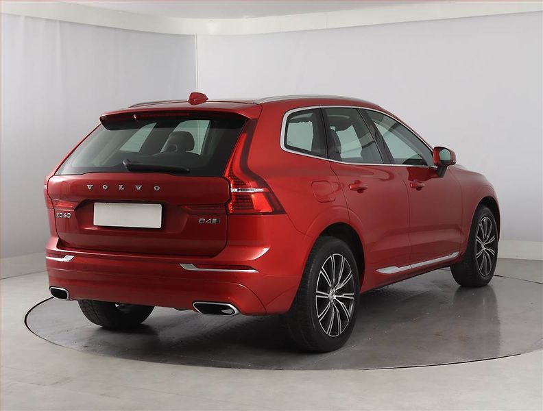 Volvo XC60 (2020) B4 AWD - fotka 5 z 22