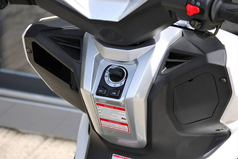 Motorro EasyMax 125i (2026) TUMOTO Easymax Plus 125i - fotka 13 z 25