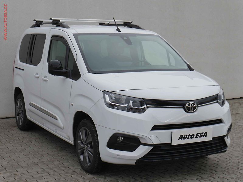 Toyota ProAce City Verso (2023) 1.2T, 1.maj,ČR, Family, AT - fotografie inzerátu