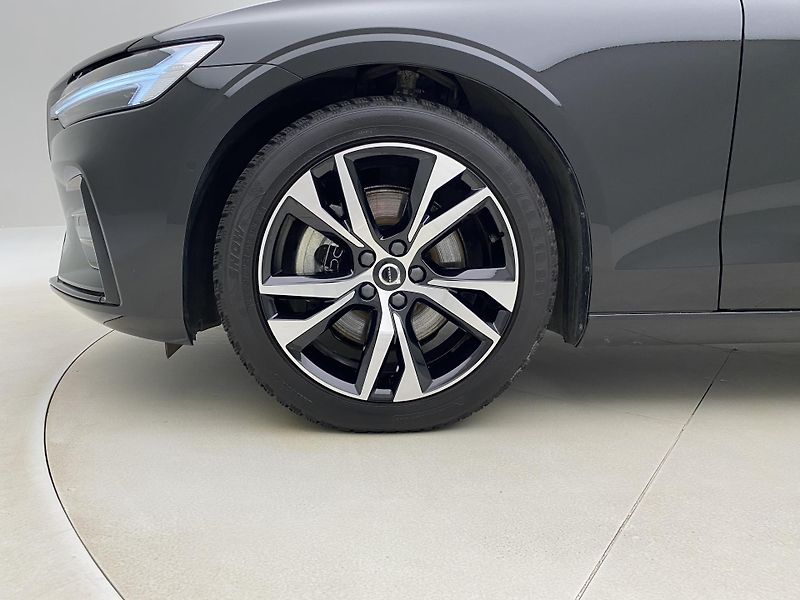Volvo V60 B4 DARK PLUS AUT CZ - fotka 35 z 51