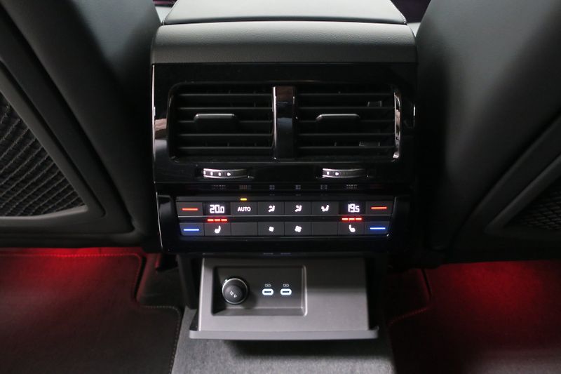 Volkswagen Touareg (2026) NEW Final Edition R Line 210kW - fotka 45 z 50