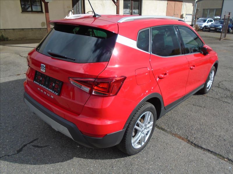 Seat Arona 1,0   1.0.TSI - fotka 4 z 29