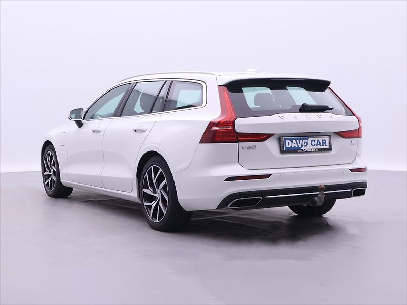 Volvo V60 2,0 B5 AWD Momentum Pro AT DPH - fotka 5 z 29