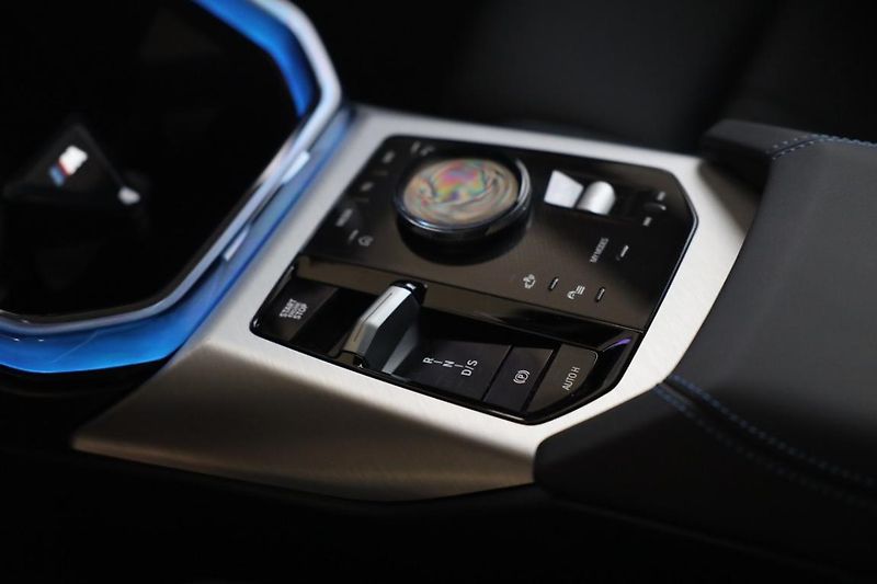 BMW X3 xDrive 40d - fotka 12 z 18
