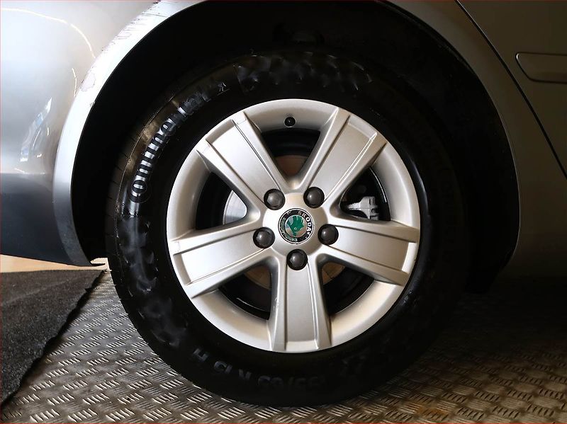 Škoda Octavia (2012) Greenline 1.6 TDI, Serv.kniha - fotka 15 z 15