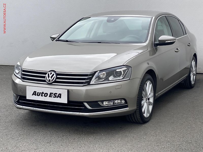 Volkswagen Passat (2013) 2.0 TDi, ČR, Bixen, kamera - fotka 3 z 18
