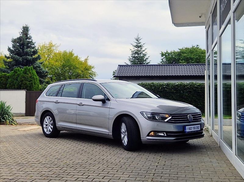 Volkswagen Passat 1,4 TSI 110kW BM SENZORY NOSIČ - fotka 8 z 42