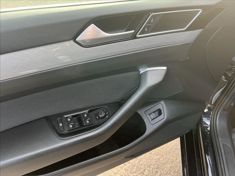 Volkswagen Passat 2,0 TDi DSG,1.Maj,Odpočet DPH - fotka 12 z 30