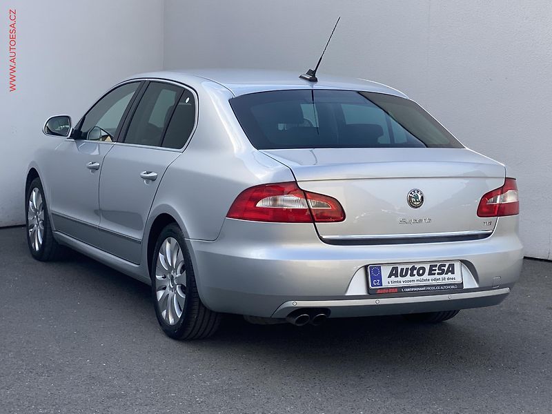 Škoda Superb (2010) 2.0TDi, ČR, Bixenon, AC - fotka 6 z 18