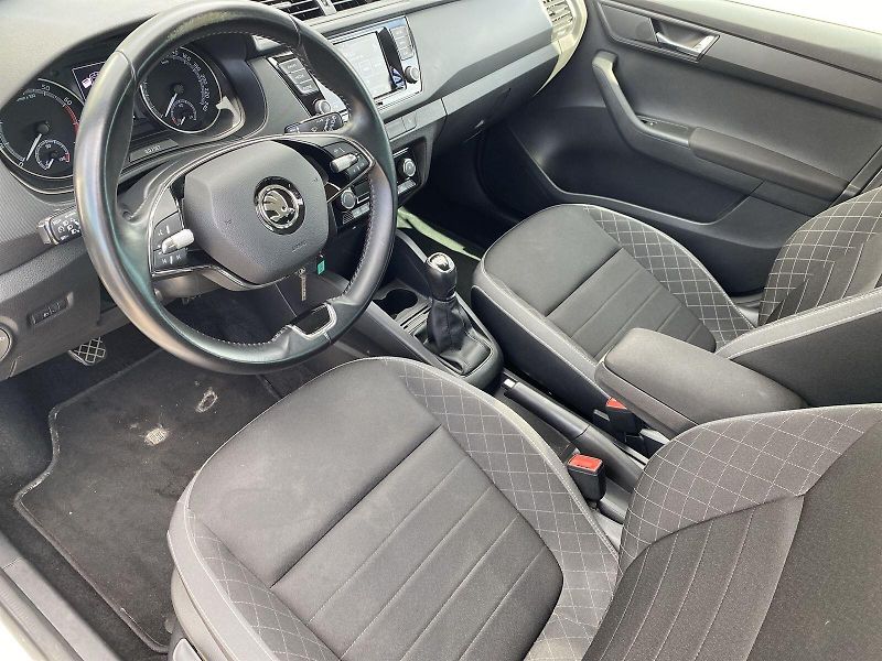 Škoda Fabia (2022) Combi 1.0 TSI Ambition Top - fotka 6 z 32