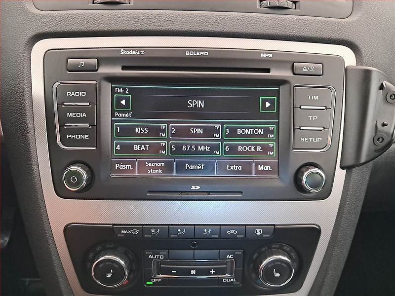 Škoda Octavia (2009) 2.0 TDI, 4X4, Xenony - fotka 12 z 16