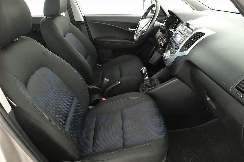 Hyundai ix20 (2015) 1.4 CRDi, Serv.kniha - fotka 7 z 13