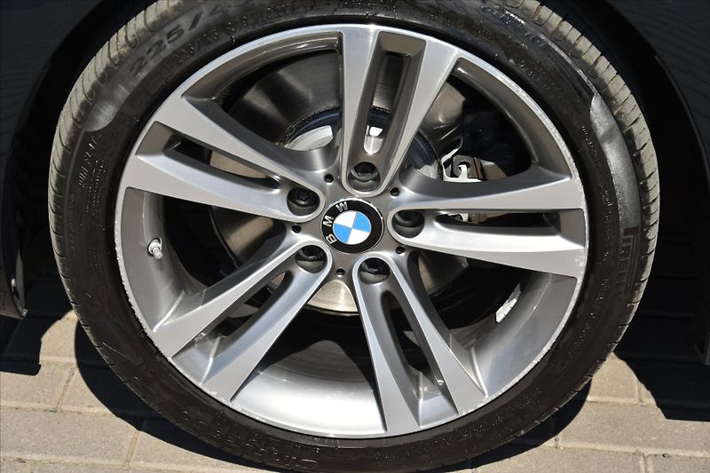 BMW Řada 4 428i 180kW SERVISNÍ KNIHA ČR - fotka 9 z 25