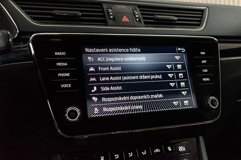 Škoda Superb TDI 147kW L&K 4x4*DPH*ČR 1.MAJ - fotka 36 z 48