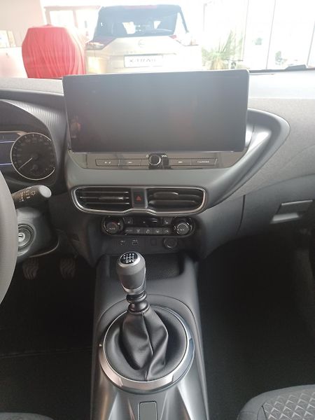 Nissan Juke (2025) 1.0DIG-T 84kW ACENTA+COMFORT - fotka 13 z 16