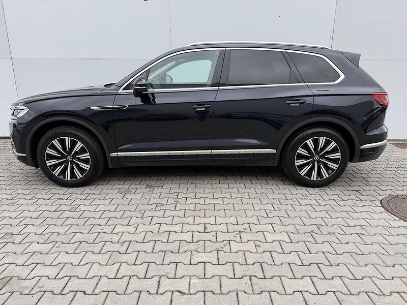 Volkswagen Touareg V6 4M 3,0 TDi 210 kW Elegance - fotka 3 z 25