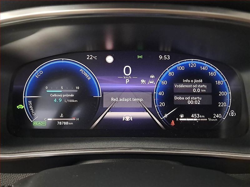 Toyota Corolla (2023) 1.8 Hybrid - fotka 11 z 20