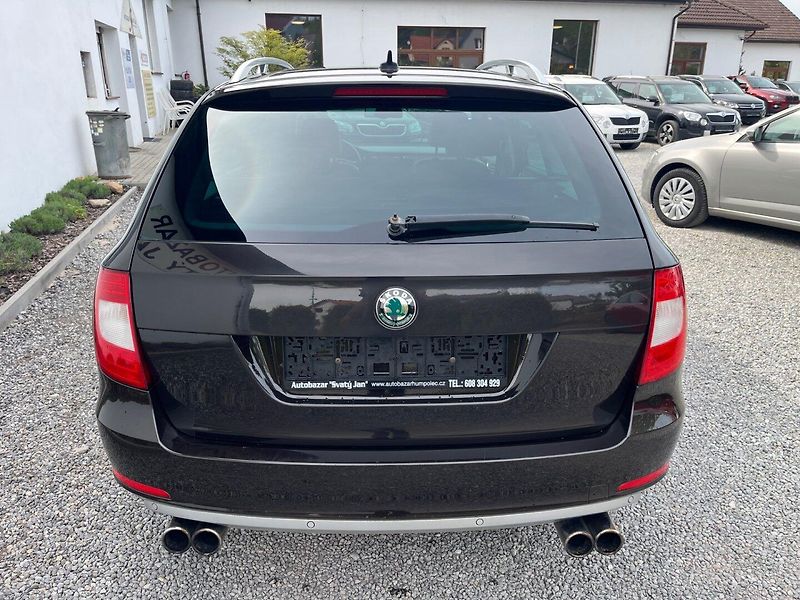 Škoda Superb (2012) 2.0 TDI Laurin a Klement - fotka 3 z 25