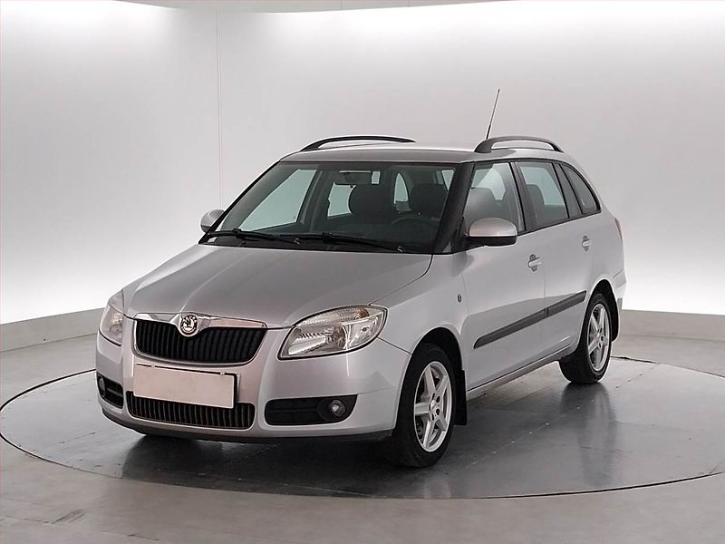 Škoda Fabia (2009) Ambition 1.9 TDI, Serv.kniha - fotka 2 z 19