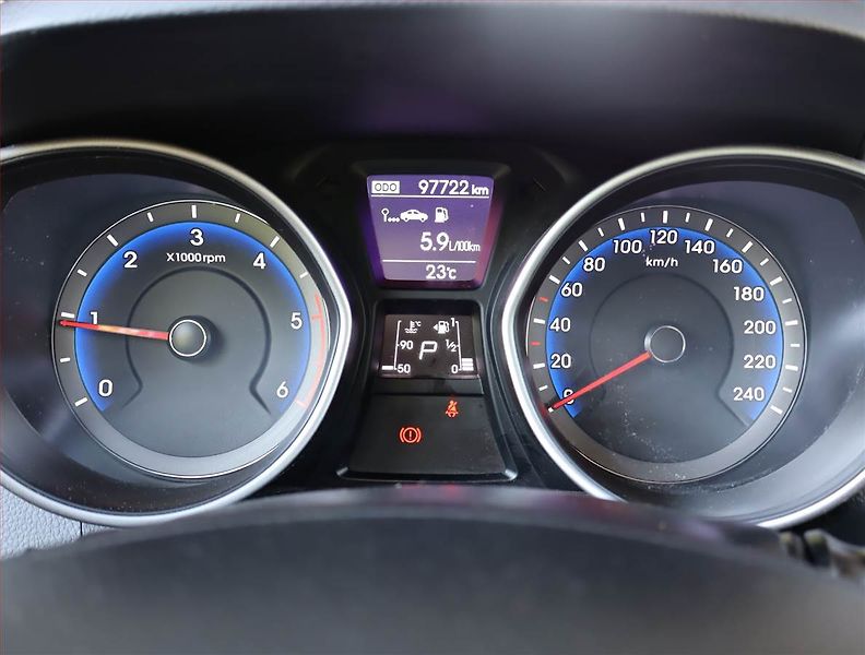 Hyundai i30 (2017) 1.6 CRDi, Automat, Serv.kniha - fotka 11 z 14